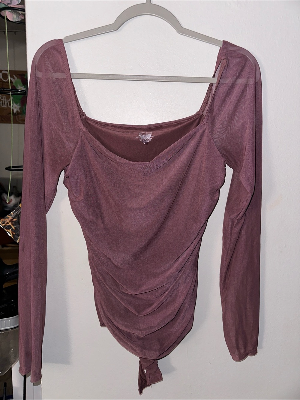 Ruched Long-Sleeve Scoop Neck Top in Taupe/Plum